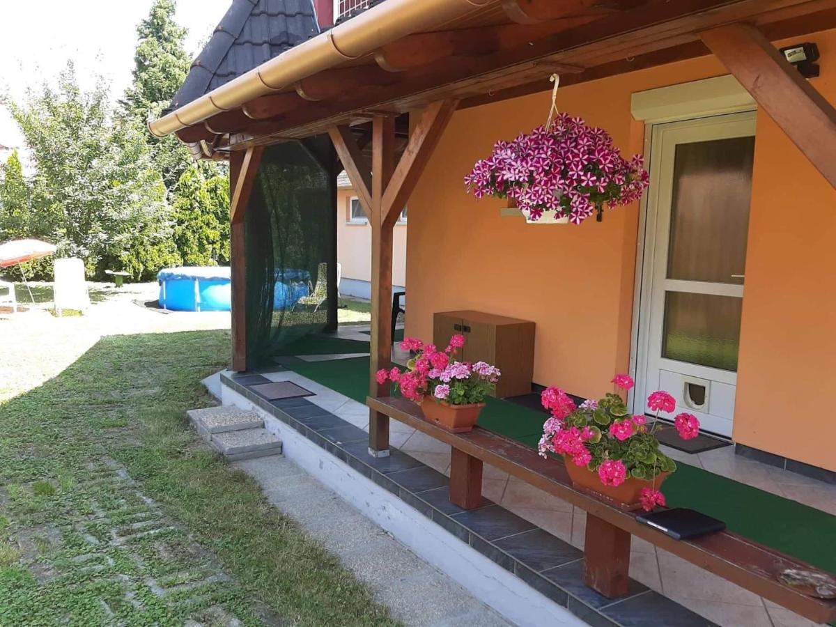 Sueti Nyaralo Villa Balatonmariafurdo Luaran gambar