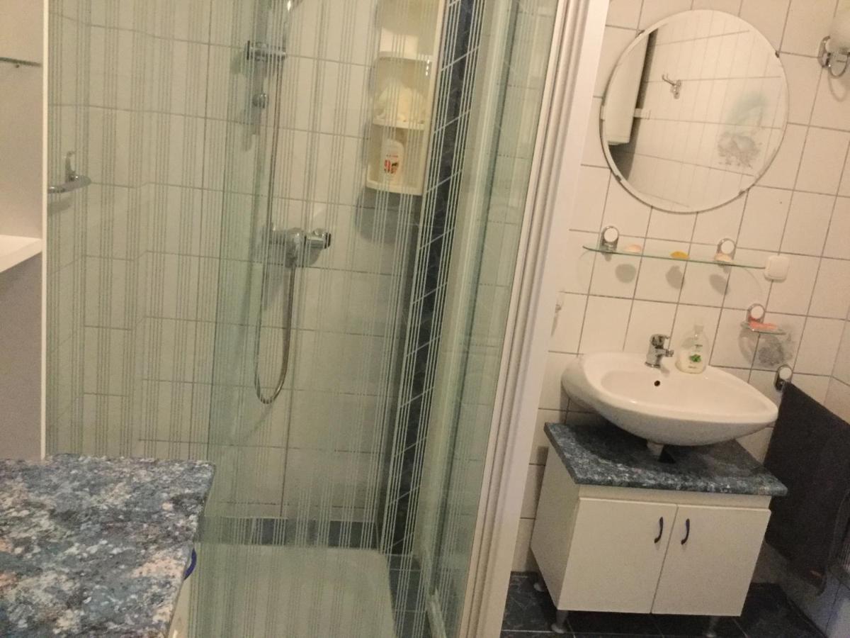 Sueti Nyaralo Villa Balatonmariafurdo Luaran gambar