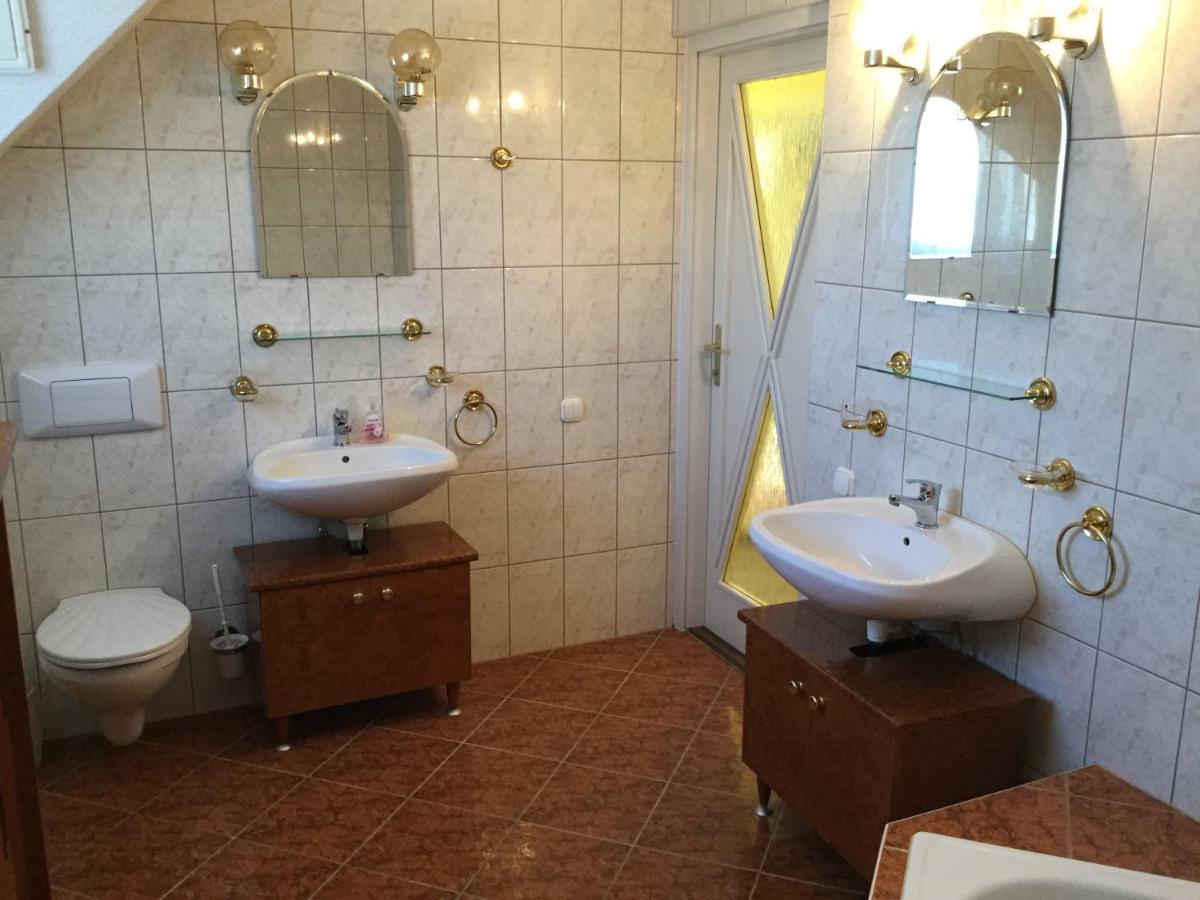 Sueti Nyaralo Villa Balatonmariafurdo Luaran gambar