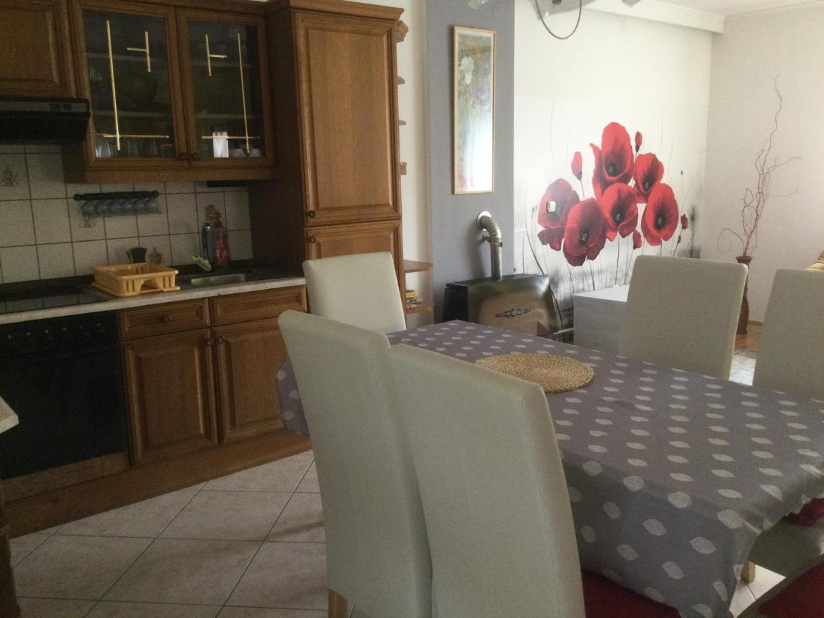 Sueti Nyaralo Villa Balatonmariafurdo Luaran gambar