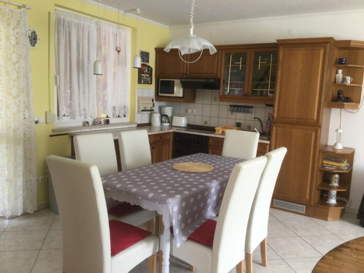 Sueti Nyaralo Villa Balatonmariafurdo Luaran gambar